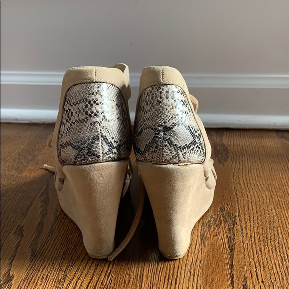 tan lace up snake skin wedges - Picture 5 of 5